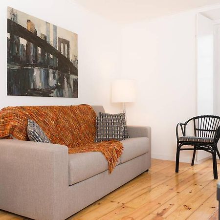 Beautiful Studio In Historic Alfama Лиссабон Номер фото